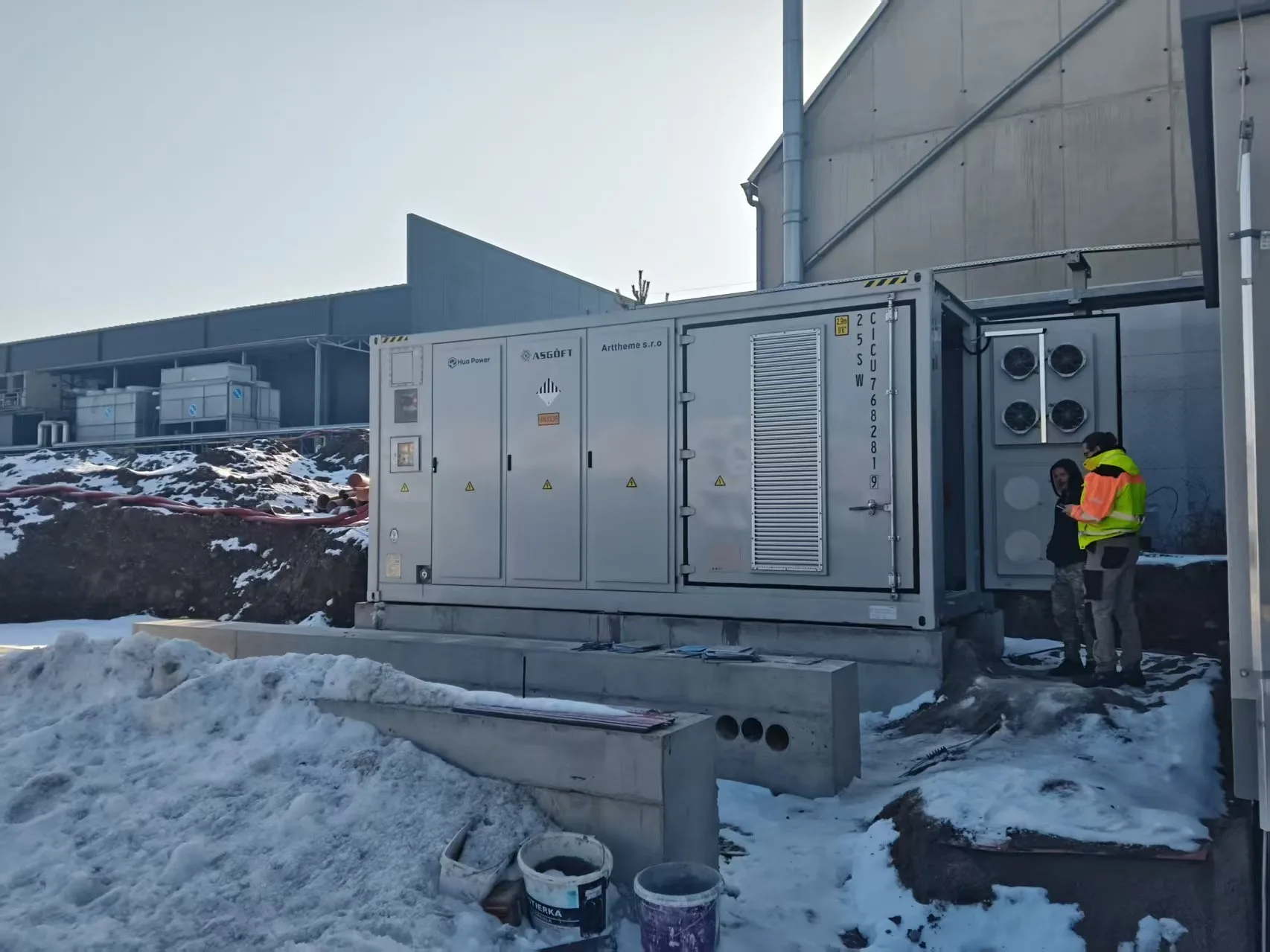 Commercial and industrial energy storage deployment at factory site